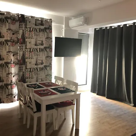 London 18 Apartment *