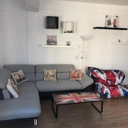 アパート London 18 ナボダリ